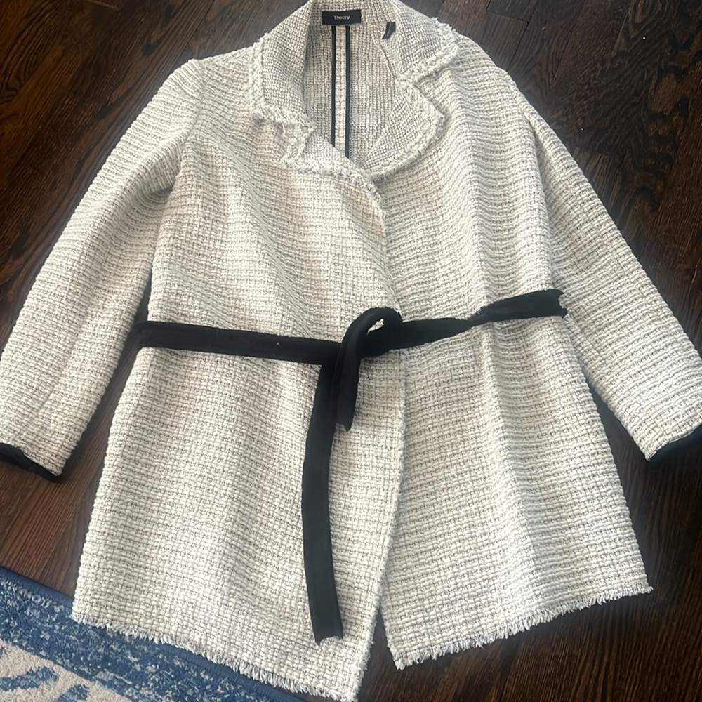 Theory Open Blazer with black belt